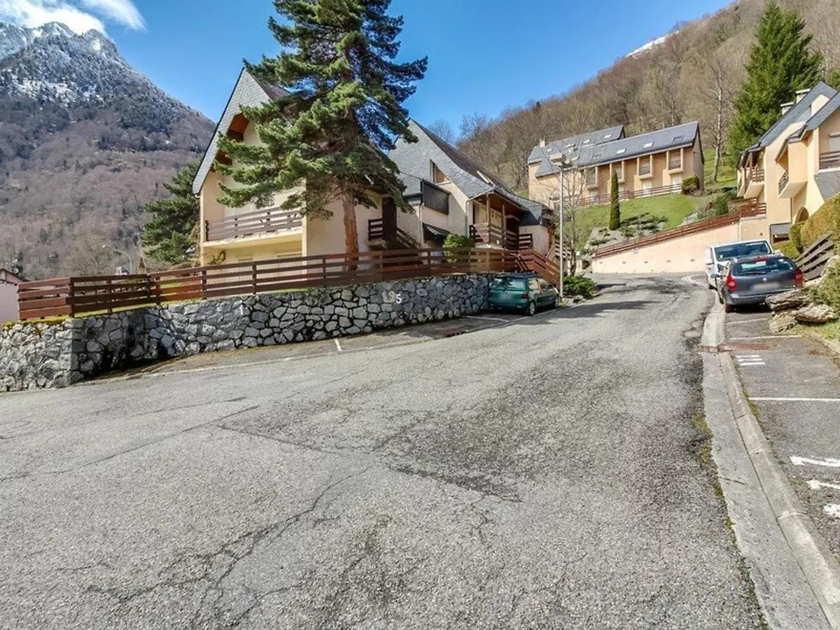 Triplex A Cauterets Pour 5 Pers., Parking, Balcon, A 1 Km Des Pistes Et Du Centre - Fr-1-401-67 Lägenhet 0*,  Frankrike